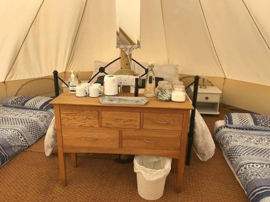 Cox Hill Glamping Badger Hotel Truro Exterior foto
