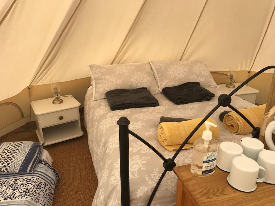 Cox Hill Glamping Badger Hotel Truro Exterior foto
